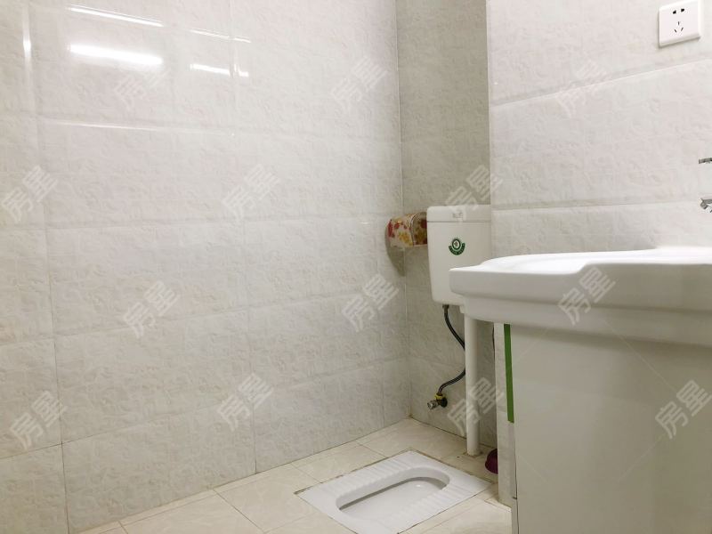 2室2廳1陽臺 萬彩城二期衛(wèi)生間