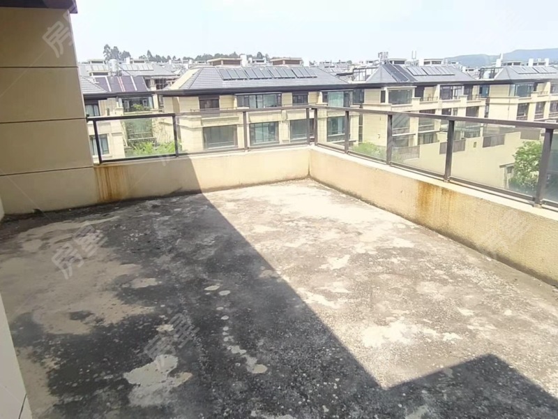 4室2廳1陽臺 美的順城府自家花園