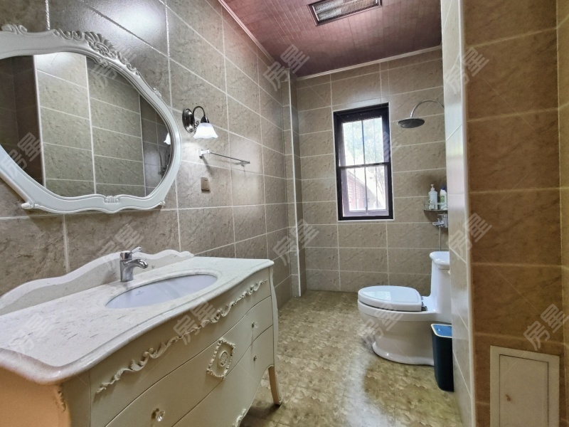 9室6廳4陽臺 奧宸橙郡一期別墅衛(wèi)生間