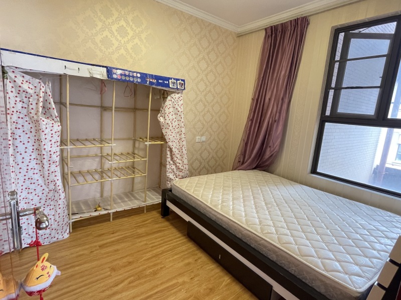 3室2廳 俊發(fā)盛唐城臥室