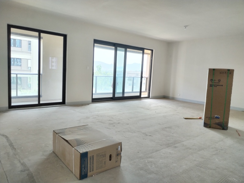 4室2廳2陽臺 昆明融創(chuàng)文旅城九云府南區(qū)客廳