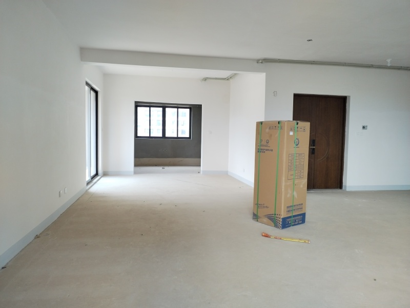 4室2廳2陽臺 昆明融創(chuàng)文旅城九云府南區(qū)客廳