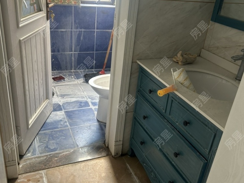 2室2廳1陽臺(tái) 中鐵水岸青城A1地塊衛(wèi)生間