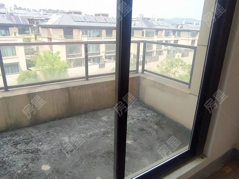 4室2廳1陽臺 美的順城府陽臺