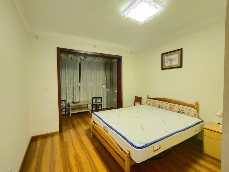 4室2廳1陽(yáng)臺(tái) 拓東大城二期臥室