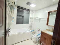 4室2廳1陽(yáng)臺(tái) 拓東大城二期衛(wèi)生間