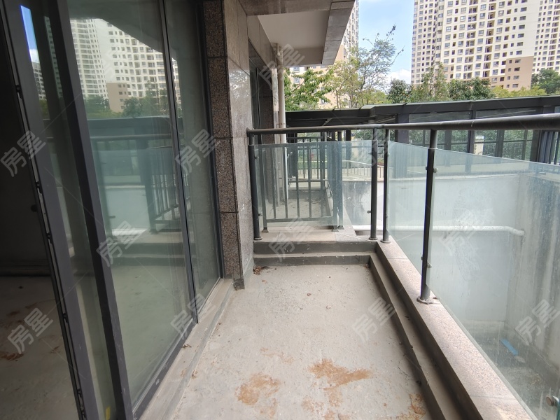 中建龙熙壹号一期阳台