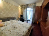 4室2廳2陽臺 香檳小鎮(zhèn)別墅臥室