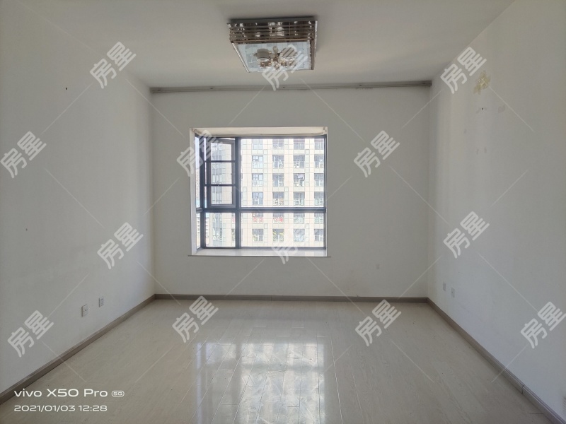 3室2廳1陽(yáng)臺(tái) 潤(rùn)城二區(qū)客廳