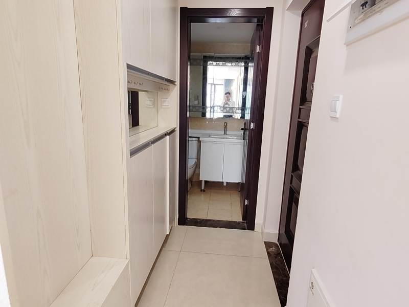 3室2廳1陽臺 保利中心門廳