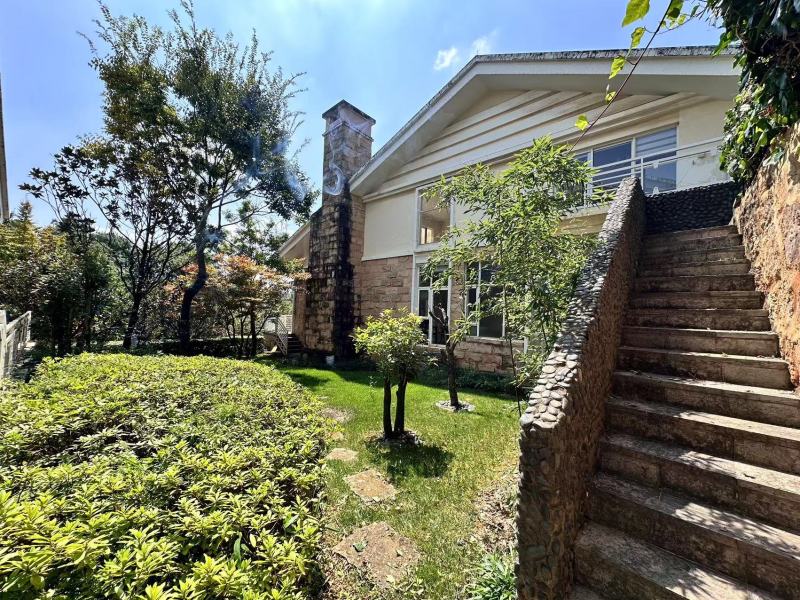 4室3廳2陽臺 陽光高爾夫別墅別墅自家花園