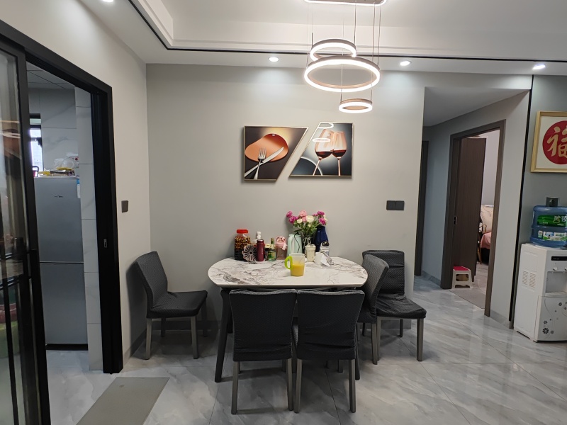 3室2廳1陽臺(tái) 招商雍和府一期餐廳