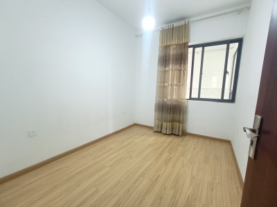 3室2廳2陽(yáng)臺(tái) 溪畔麗景