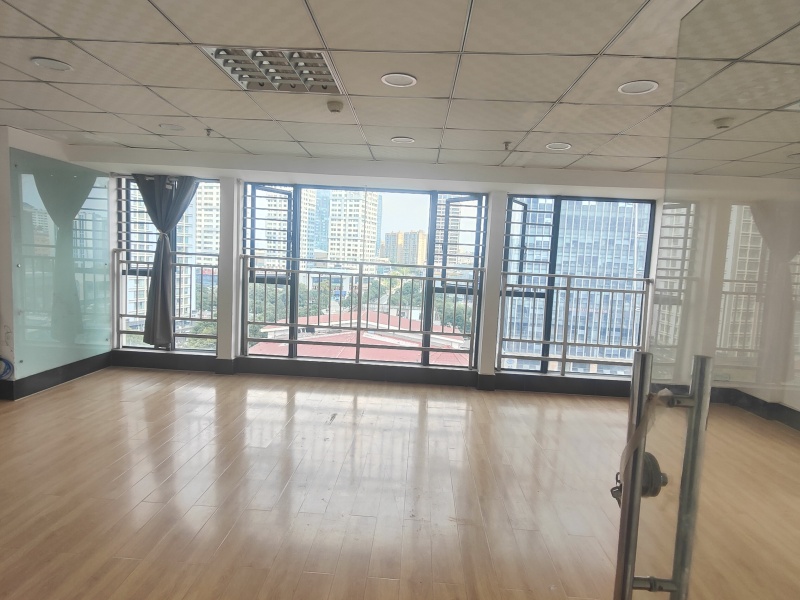 147㎡ 国际银座写字楼内景图