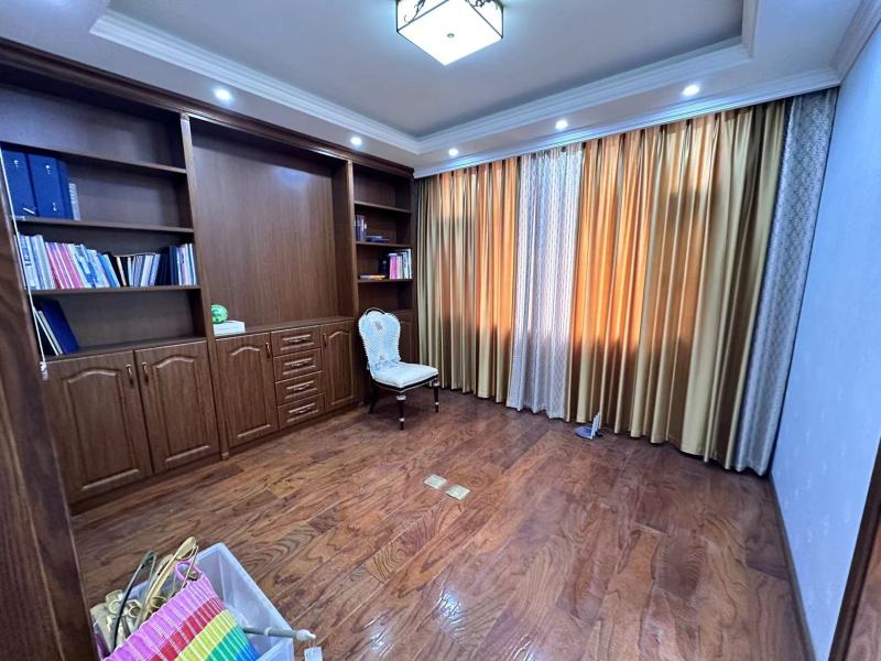 6室2廳1陽臺 立欣洲別墅書房