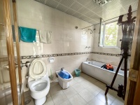 6室3廳2陽(yáng)臺(tái) 佳園上居別墅衛(wèi)生間