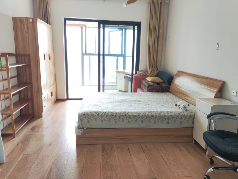 1室1廳1陽臺(tái) 龍湖水晶酈城臥室