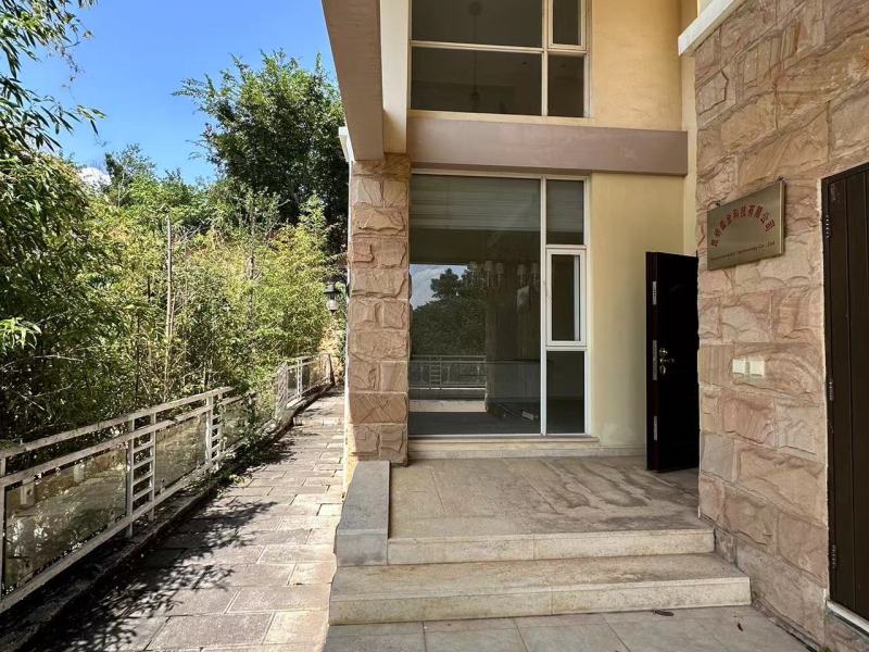 4室3廳2陽臺 陽光高爾夫別墅別墅門廳