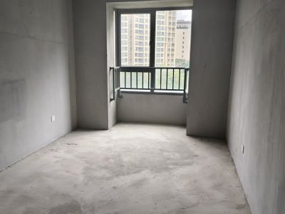 4室2廳2陽(yáng)臺(tái) 西城林語(yǔ)小區(qū)