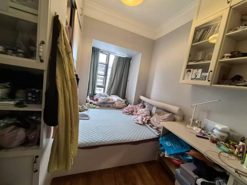 4室2廳1陽臺 綠地海珀瀾庭臥室