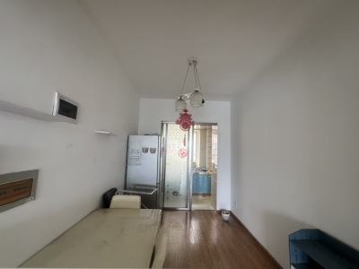 3室2廳1陽(yáng)臺(tái) 環(huán)衛(wèi)小區(qū)