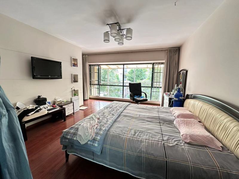 5室2廳3陽臺 都市楓林別墅臥室