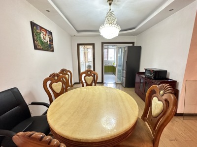 4室2廳2陽臺 世紀(jì)城華春苑