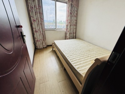 2室1廳1陽(yáng)臺(tái) 船房小區(qū)