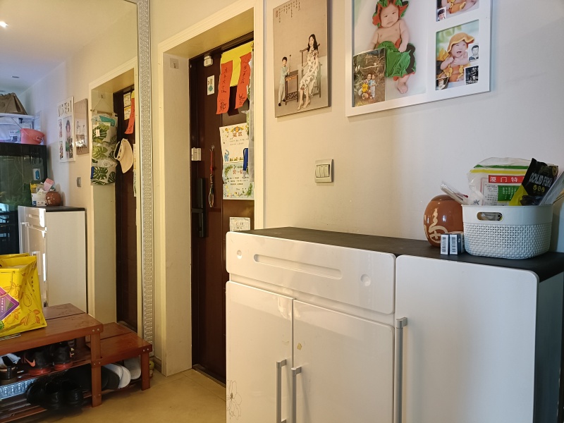 3室1廳1陽臺 和諧世紀門廳