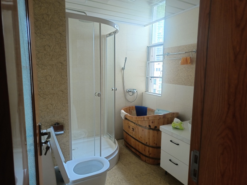 4室2廳1陽臺(tái) 云南映象C區(qū)衛(wèi)生間