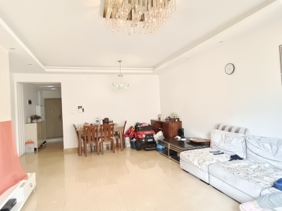 3室2廳2陽臺 花香四季客廳