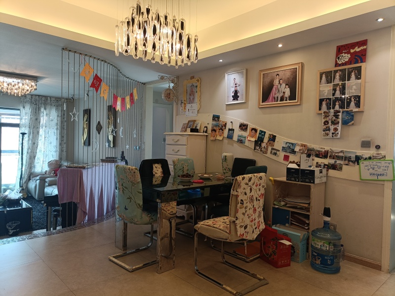 3室1廳1陽臺 和諧世紀餐廳