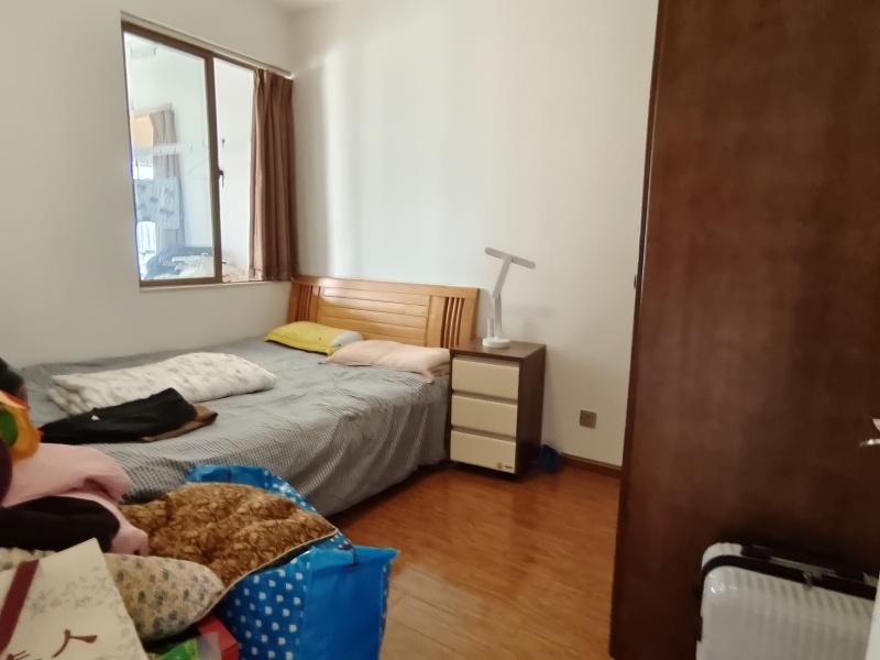 3室2廳2陽臺 花香四季臥室