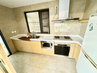 3室2廳2陽臺 濱江俊園后灣組團(tuán)廚房