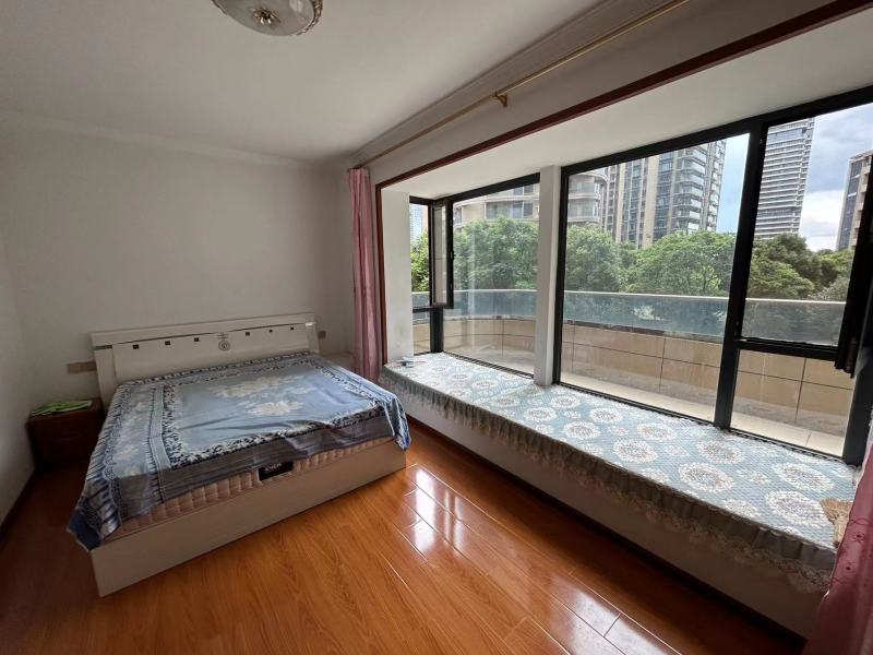 3室2廳2陽臺 山海灣臥室