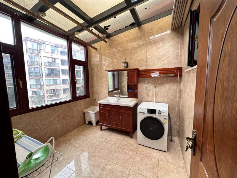 6室2廳1陽臺 立欣洲別墅陽臺