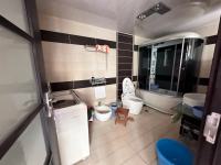 5室2廳3陽臺 都市楓林別墅衛(wèi)生間