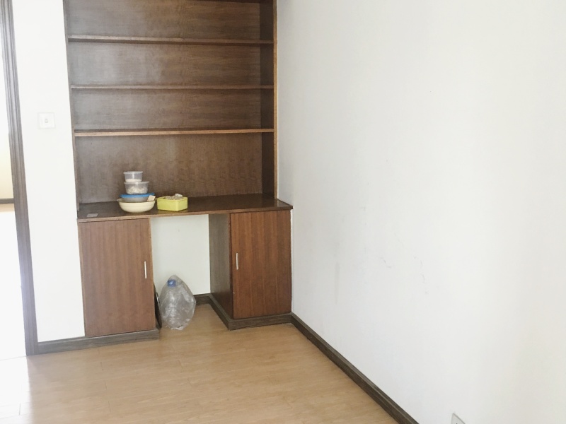 3室2廳2陽臺 白馬小區(qū)餐廳