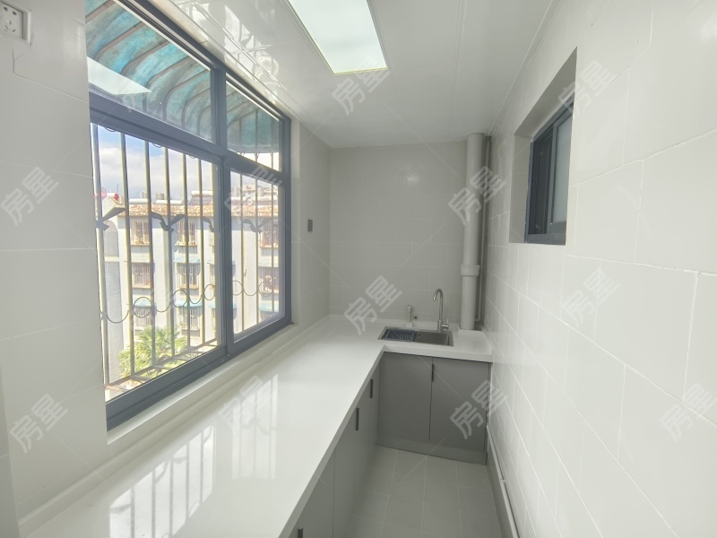 3室2廳1陽(yáng)臺(tái) 金星小區(qū)廚房