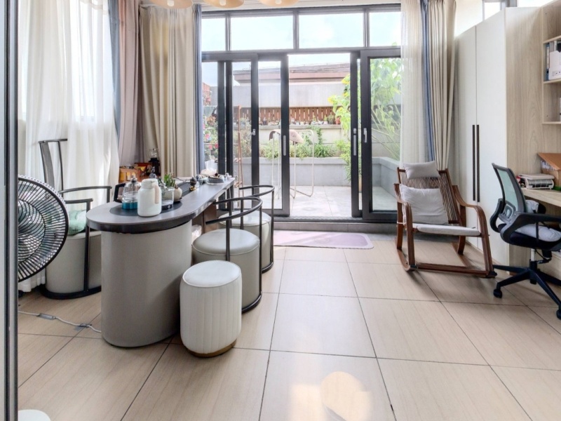 4室2廳2陽(yáng)臺(tái) 碧桂園紫臺(tái)書(shū)房