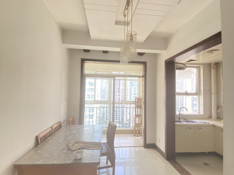 3室2廳2陽臺 遠(yuǎn)洋風(fēng)景餐廳