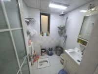 2室2廳3陽臺(tái) 紅星國(guó)際紫郡衛(wèi)生間