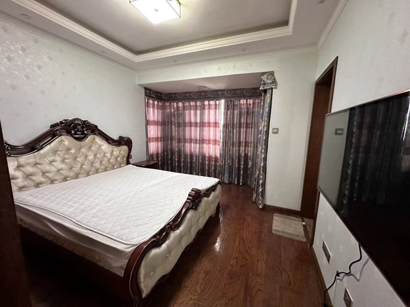 6室2廳1陽臺 立欣洲別墅臥室