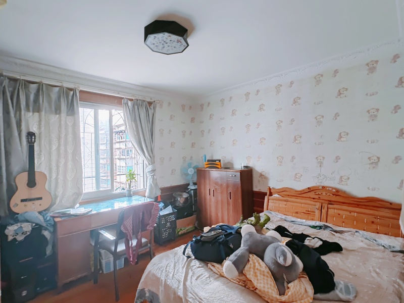 3室2廳1陽臺 南疆花園臥室