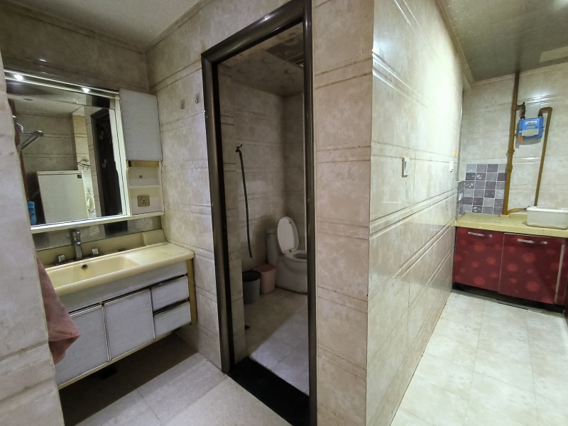 3室2廳1陽臺 南亞未來城衛(wèi)生間