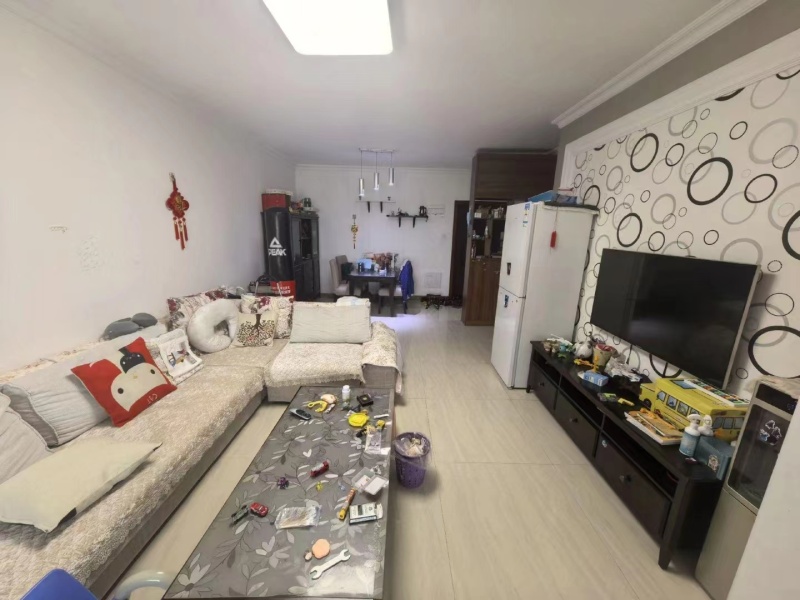 2室2廳3陽臺(tái) 紅星國(guó)際紫郡客廳