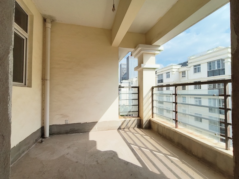 4室2廳2陽臺 米蘭園陽臺