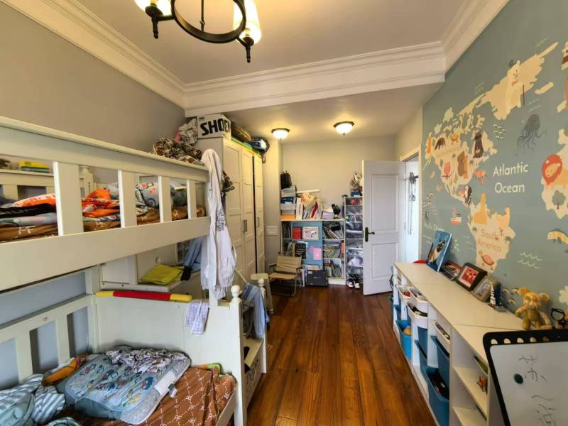 4室2廳1陽臺 綠地海珀瀾庭臥室