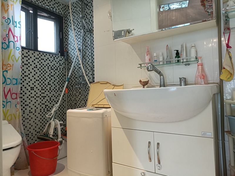 3室1廳1陽臺 和諧世紀衛(wèi)生間