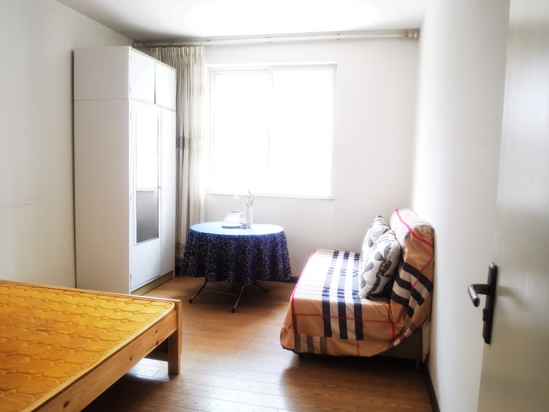 3室2廳2陽臺 白馬小區(qū)臥室